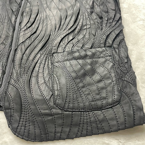 My Tribe Embroidered Leather Zip Front Sleeveless Vest in Black Womens Medium - Picture 5 of 13